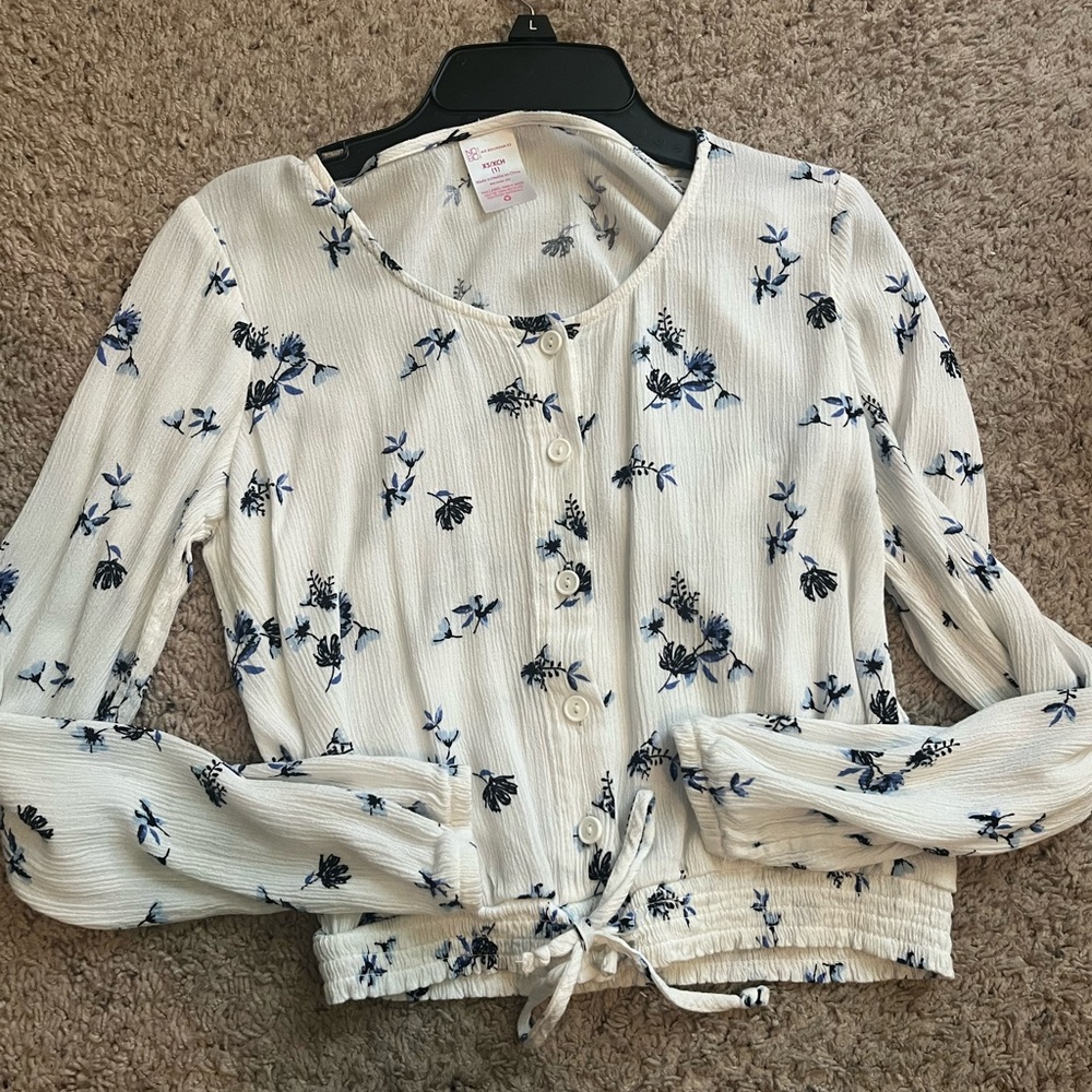 No Boundaries White Cream Tie Front Long Sleeve Blouse